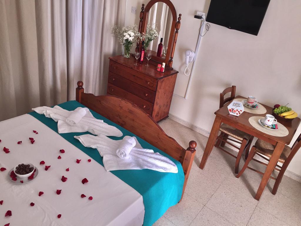 Estia Vasilis Manoli Lägenhet Ayia Napa Exteriör bild